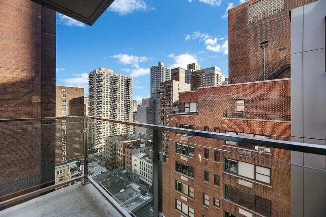 Photo - 227 Lexington Ave Unit 706