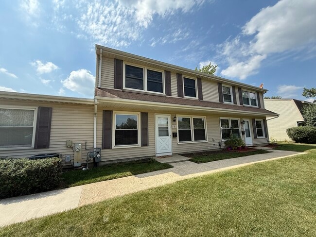 Building Photo - 1781 Queensbury Cir Rental
