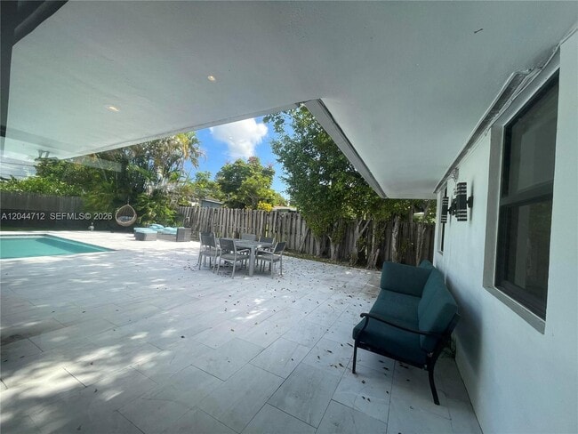 2115 Alamanda Dr