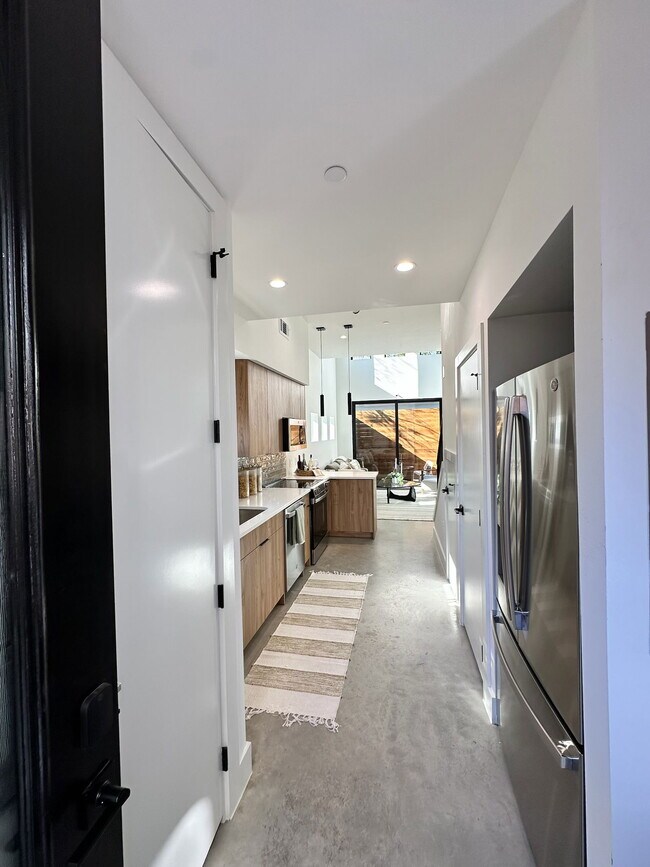 Photo - 2702 N Carroll Ave Unidad SLP 103