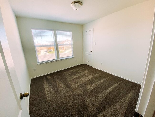Photo - 18709 Rushmore St