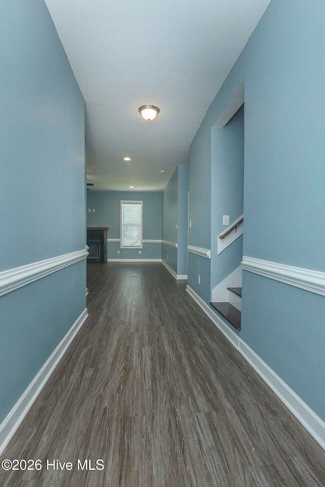 223 Holly Grove Ct E