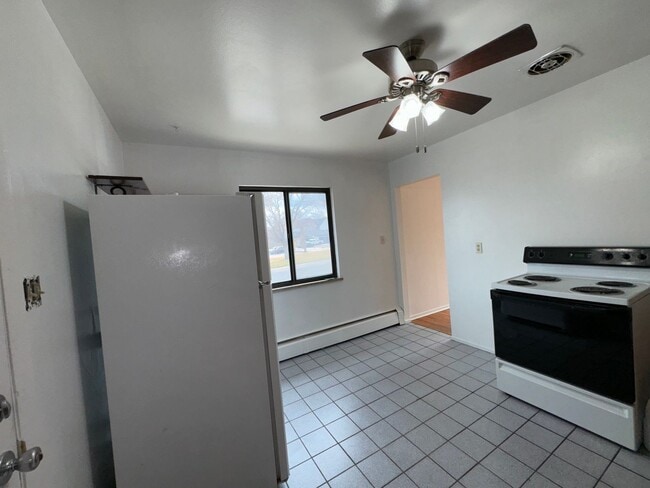 Photo - BENTON Unit F