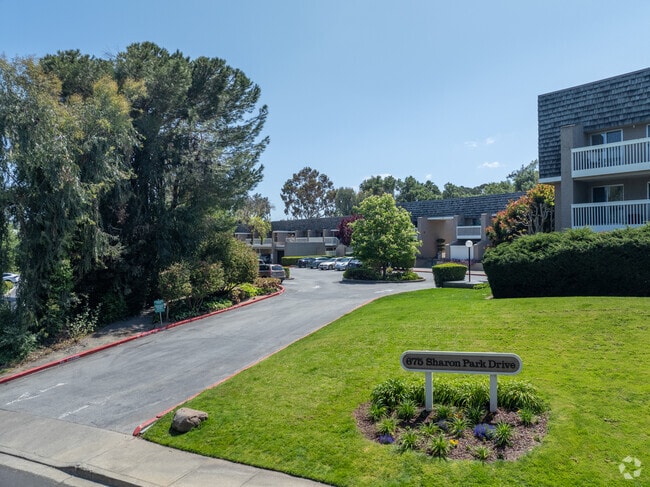 Photo - 675 Sharon Park Dr