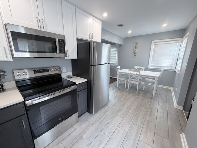 Photo - 1366 Baychester Ave