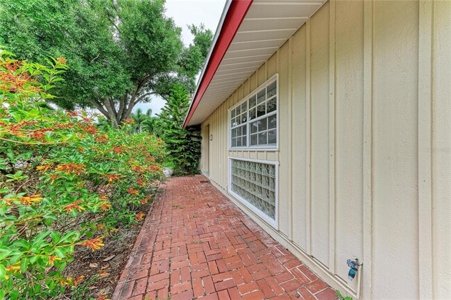 Photo - 1827 Alta Vista St