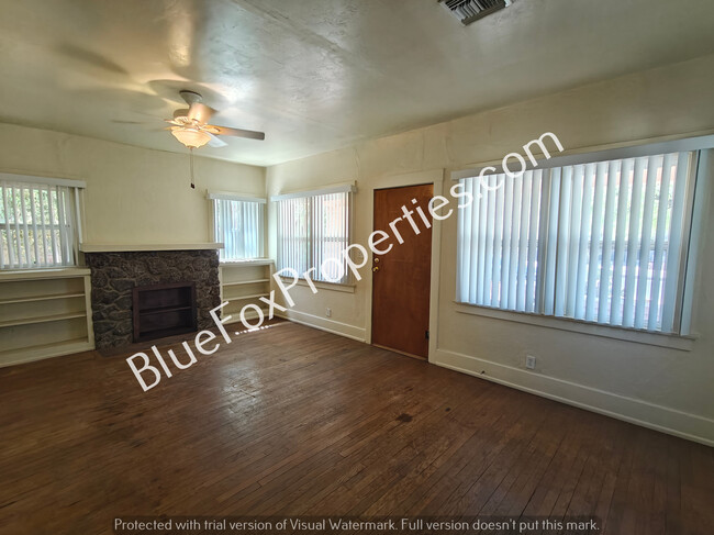 Photo - 827 E Helen St House