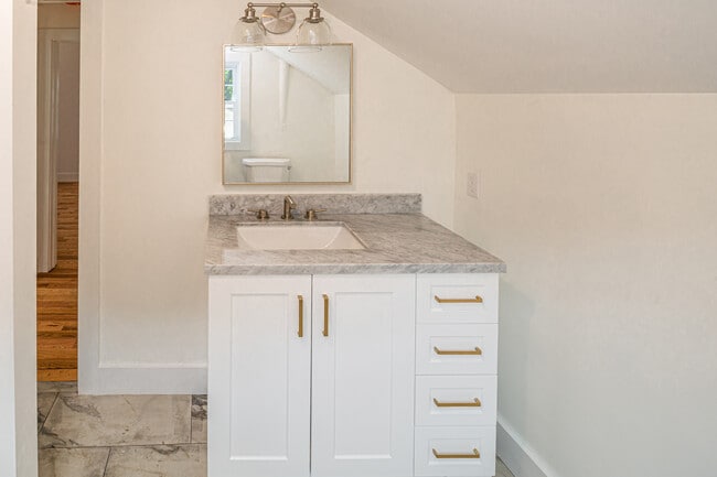 Photo - 84 Orchard St