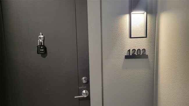 Building Photo - 4801 Springdale Rd Unit 1202 Rental