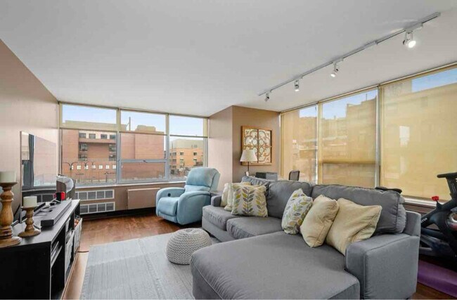 Photo - 70 W Burton Pl Unit 403