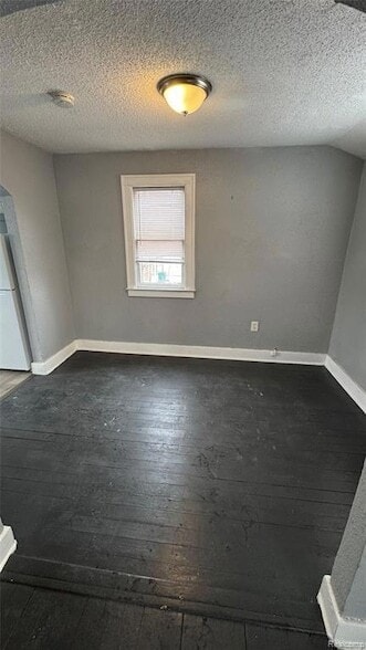 Photo - 15608 Wabash St