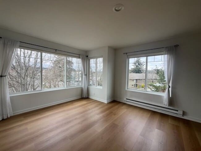Photo - **Bright & Updated 2-Bedroom Condo with Water View in Friday Harbor!** Unit 201