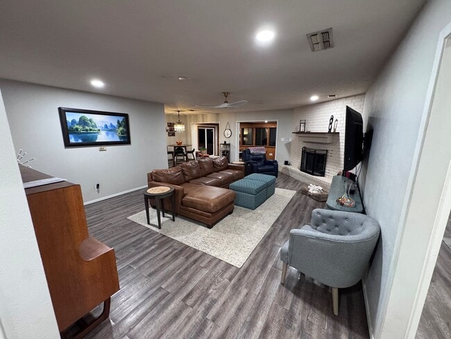 Photo - 249 Wedgewood Ln