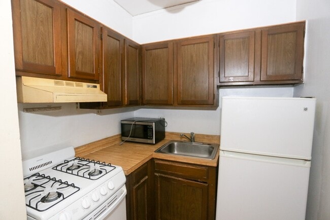 Photo - 842 W Wolfram St Unit 201
