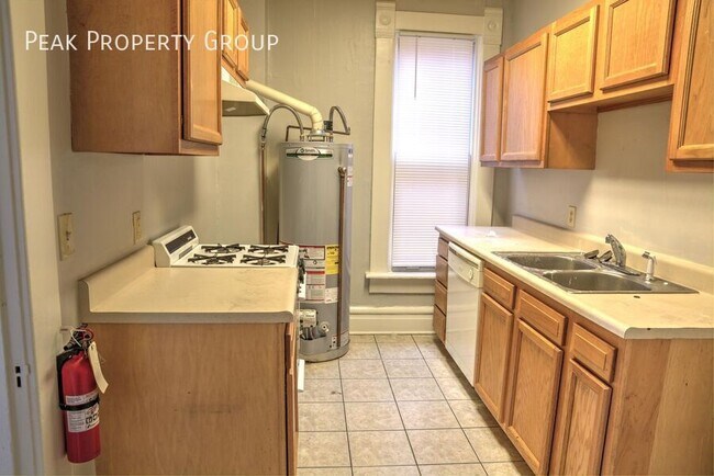 Photo - 250 1/2 W. 5th Avenue Front-