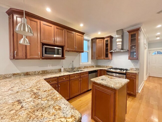 Photo - 3448 N Damen Ave