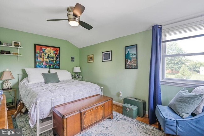 Photo - 2422 S Oakland St