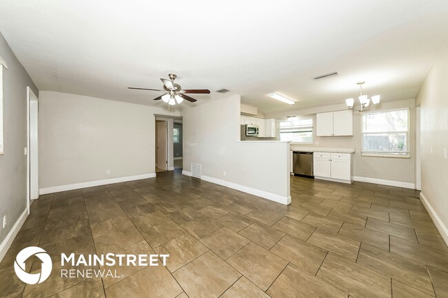 Photo - 5820 21st St W