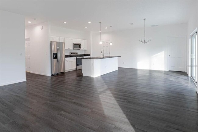 Photo - 1618 Wainwright St SE