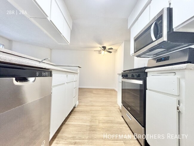 Building Photo - 10346 Commerce Ave