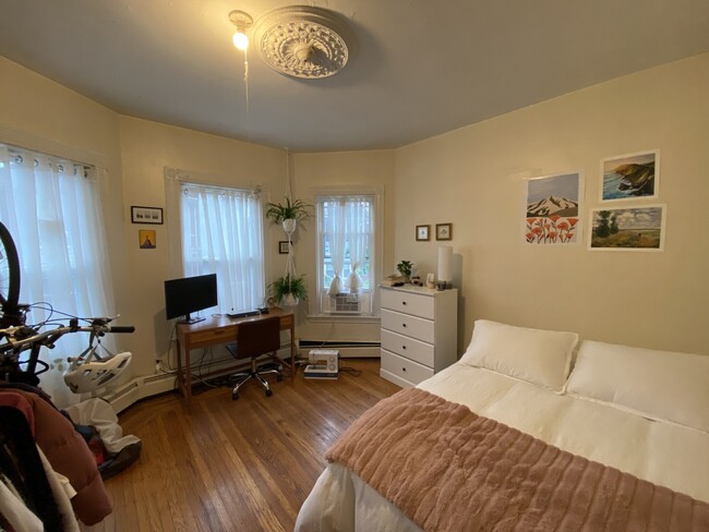 Photo - 78 Hillside St Apartments Unit 2