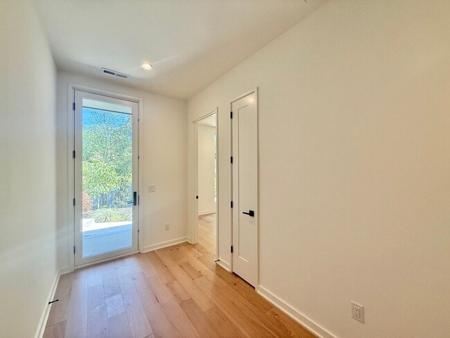 Photo - 1304 Chamblee Hl Ct