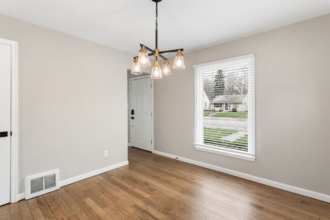 Photo - 410 W Angela Blvd