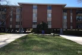 Building Photo - 1300 Queens Rd Unit 207 Rental