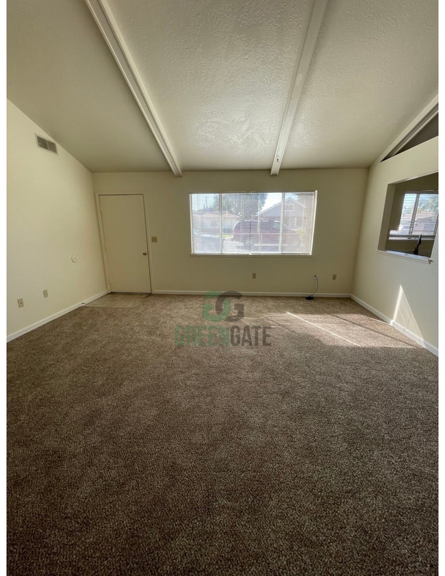 332 W G St