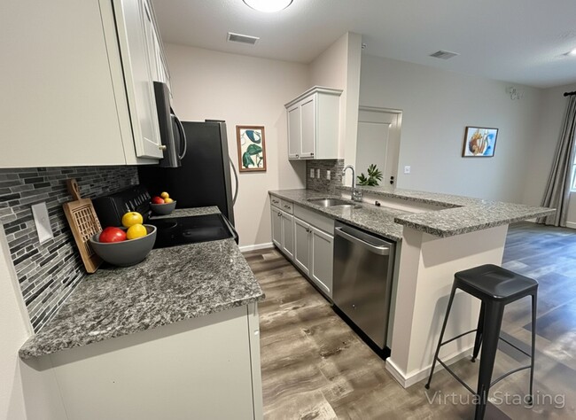 Building Photo - 2 Bedroom  2 Bath Garden Level on Table Ro... Unit 138