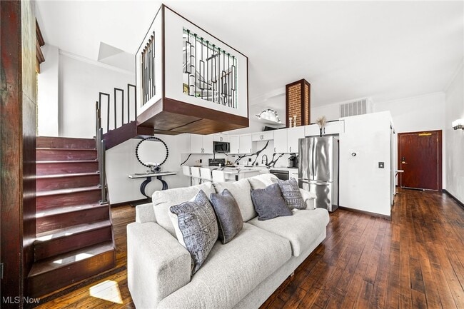 Photo - 408 W St Clair Ave Unidad 605