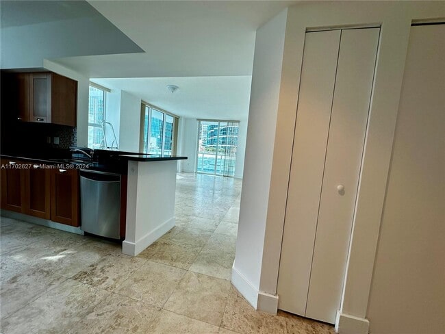 Building Photo - 186 SE 12th Ter Rental