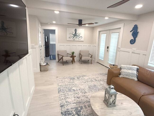 Building Photo - 3006 Gulf Dr Unit ID1363942P