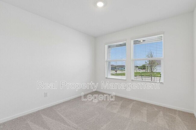 Photo - 216 Asterwood Ln