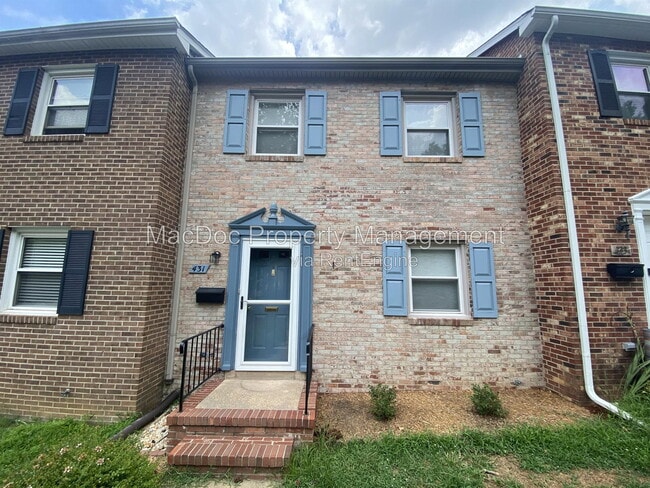 Photo - 431 Ridgemore St