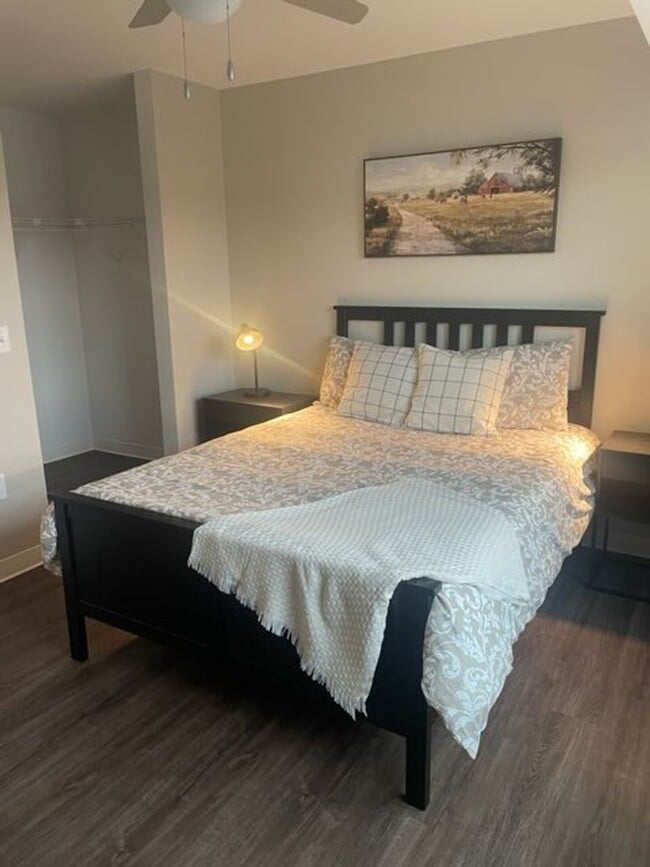 Photo - The Heights I - Apartments