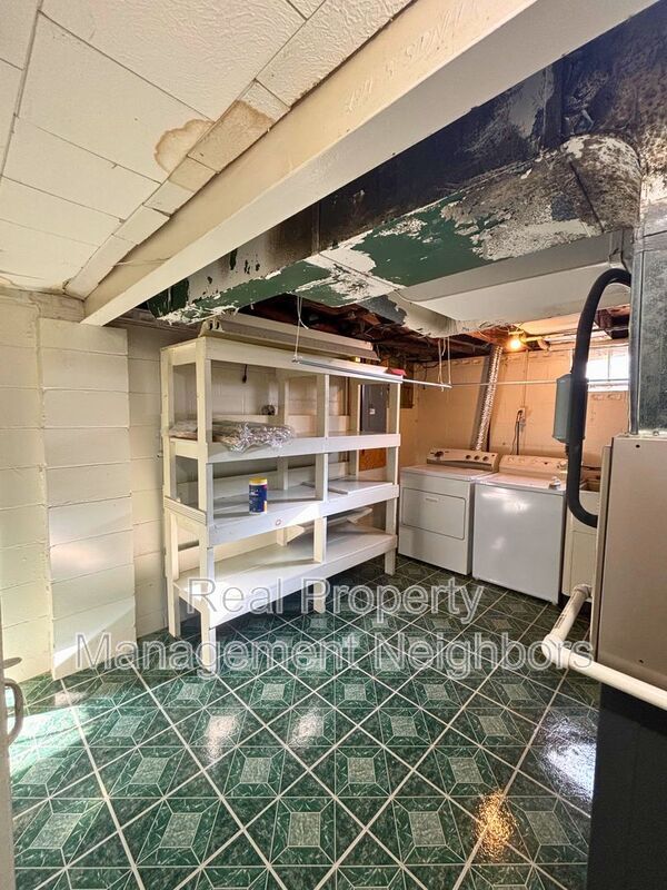 Photo - 3466 McCracken St