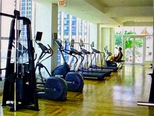 Photo - 133 NE 2nd Ave Unidad 2611