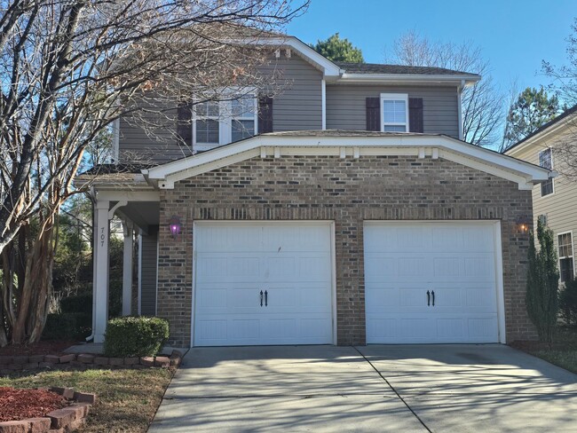 Building Photo - Beautiful 3 Bed 3 Bath Home in Amberly – Prime Triangle Location!