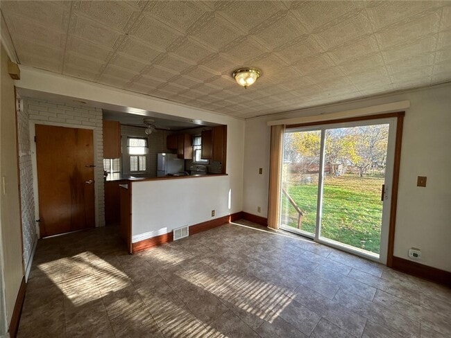 Photo - 125 Windsor Rd