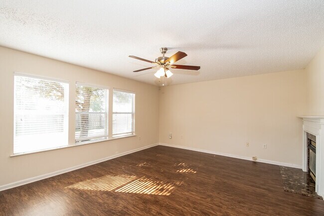 Photo - 11558 Brian Lakes Dr N