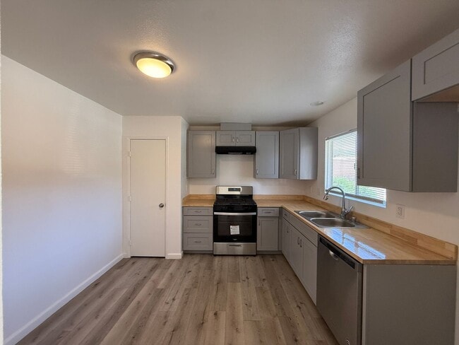 Photo - Palmdale Apartment 2 bedroom Unidad 22