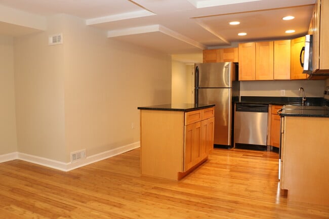 Photo - 1464 Newton St NW