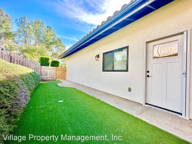 Photo - 1 br, 1 bath House - 3676 Oak Cliff Drive ...