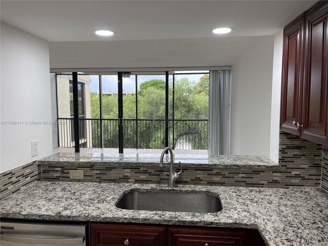 Photo - 2961 SW 87th Ave (Davie, FL)