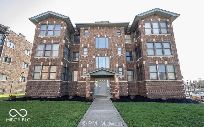 Photo - 3707 N Meridian St Unidad LLC Rental
