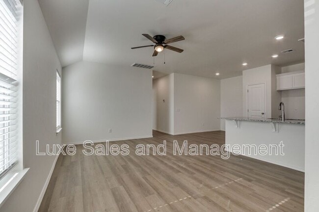 Photo - 11611 Mackenzie Wy