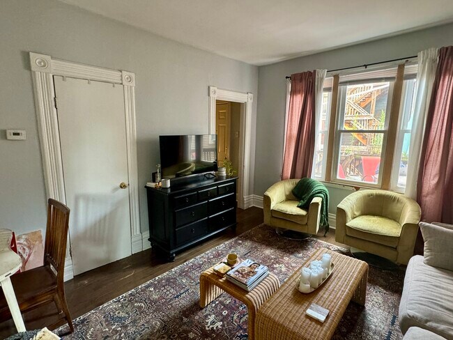 Photo - 2552 N Southport Ave Unidad 2R Rental