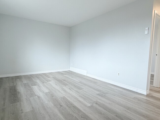 Photo - 471 Tecumseh Rd W Unité 307