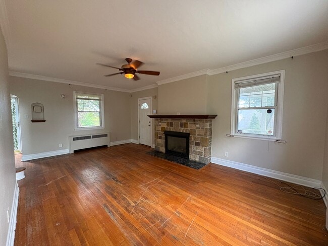 Photo - 3 Bedroom/1.5 bath house with Basement and Fenced Backyard!